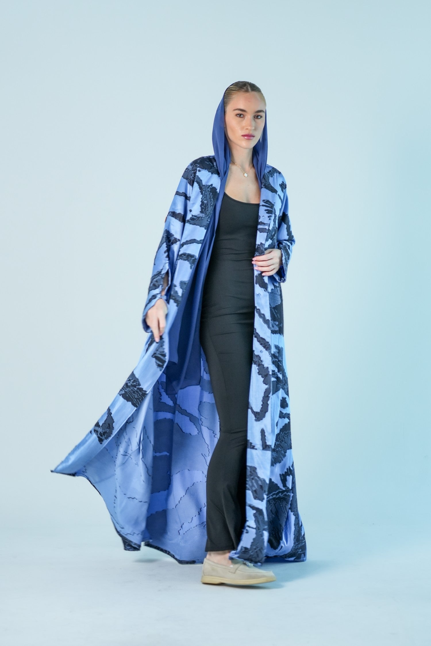 S012 – Saaib Abaya