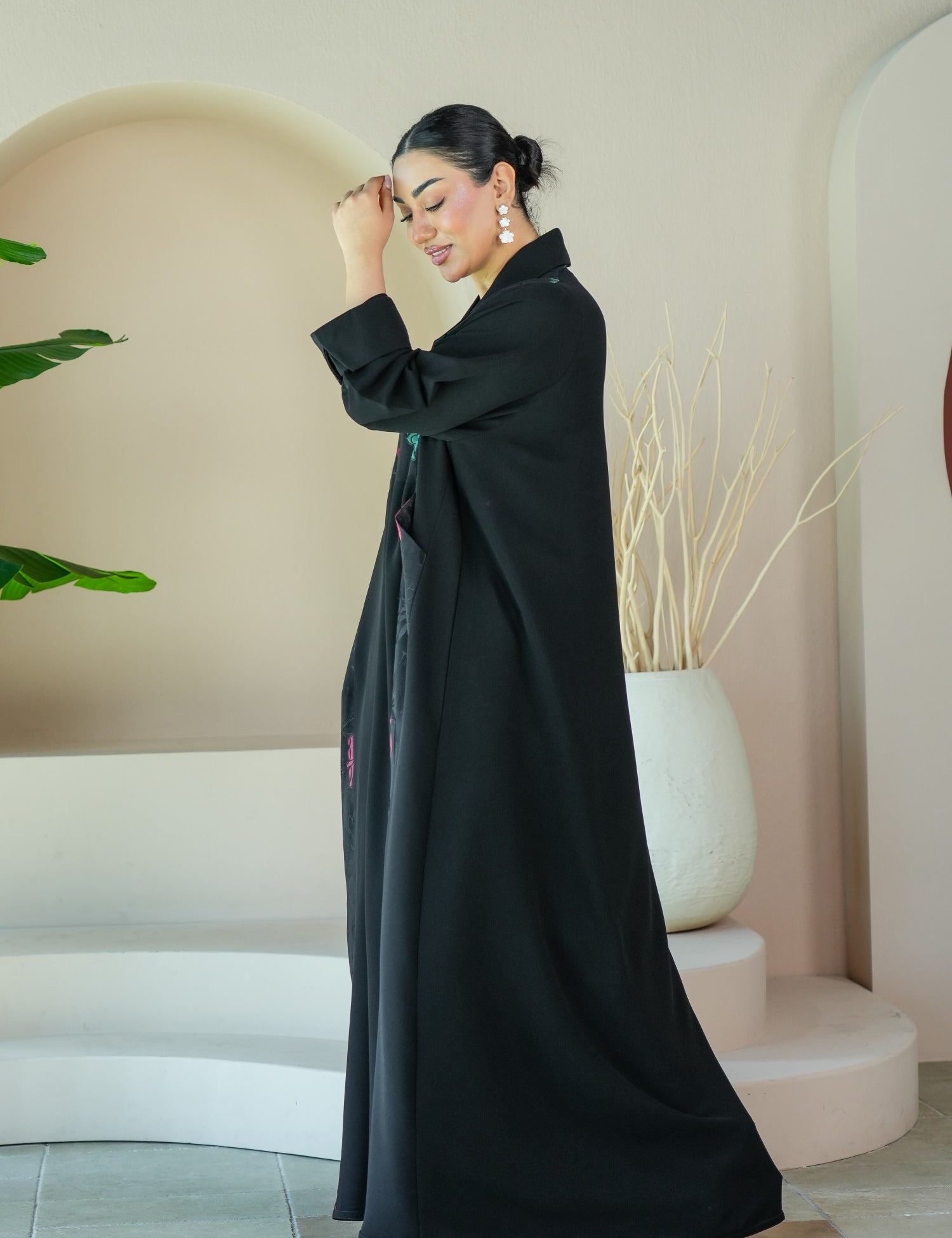 S039 - Saaib Abaya-custom abayas, luxury abayas, elegant abayas, modest fashion, bespoke abayas, handmade abayas, Qatar fashion